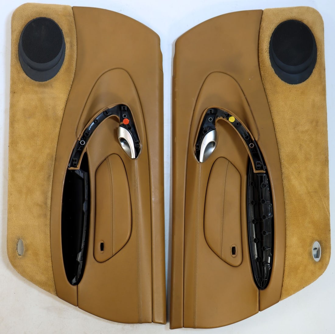 Porsche 1x set door panels for type 996: Part no. 996.555.421.Z0, 996.555.422.Z0, color: beige, used
