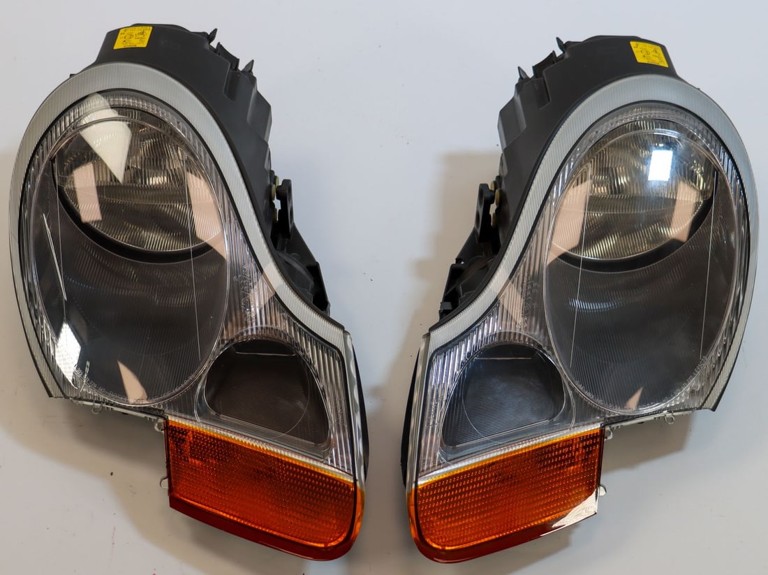 Porsche 2 Boxster headlights: 986.631.031.15 and 986.631.032.15, used