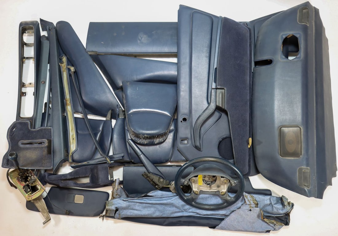 Porsche 29-piece Interior for Type 993: Color: blue, used
