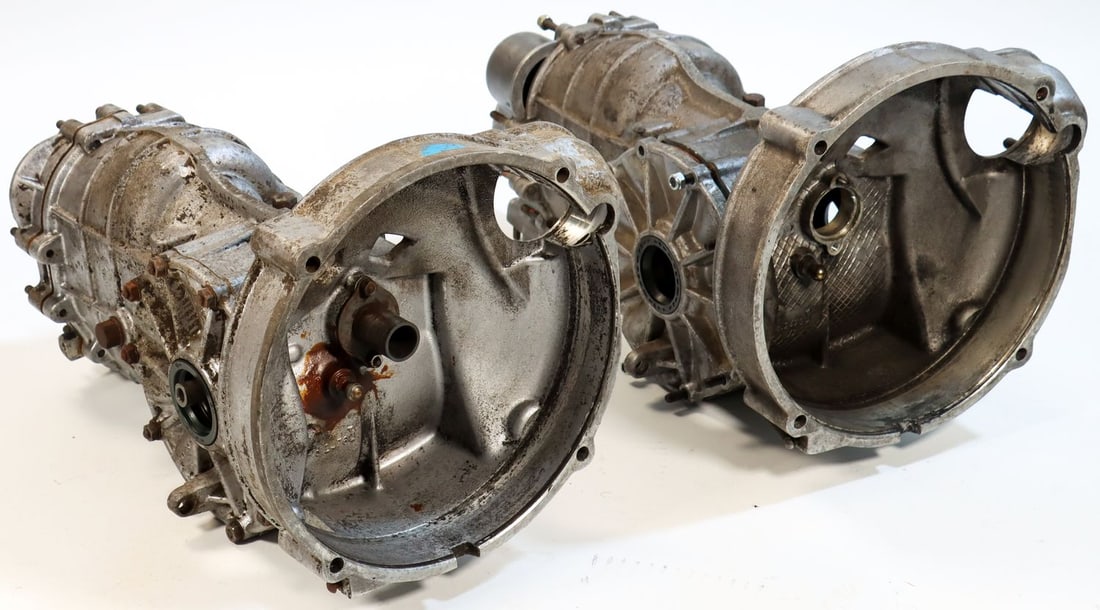 Porsche 2x Gearbox Housing for Type 911 and 901: Part no. 901.301.101.0R, 901.301.301.0R, 901.301.101.02, 901.301.311.01, stamped: 7.68, 5.65, used