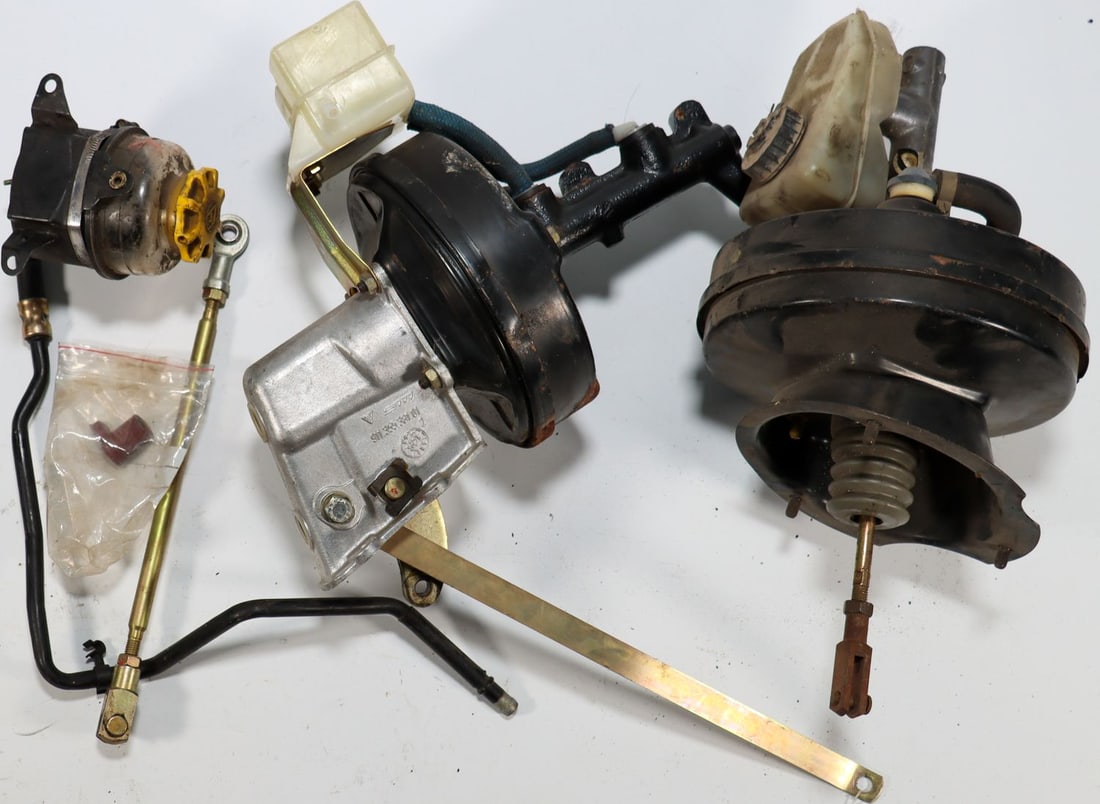 Porsche 2x Master Brake Cylinder for Type 930 and 944: Part no. 911.355.381.01, used