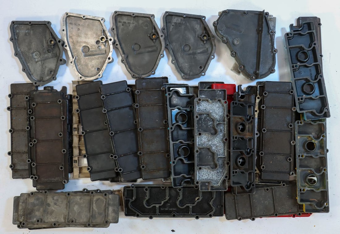Porsche 40-piece valve covers and timing chain cover for Ty (1 of 1)