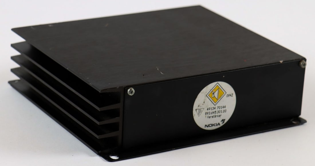 Porsche Nokia amplifier for Type 993 (1 of 3)