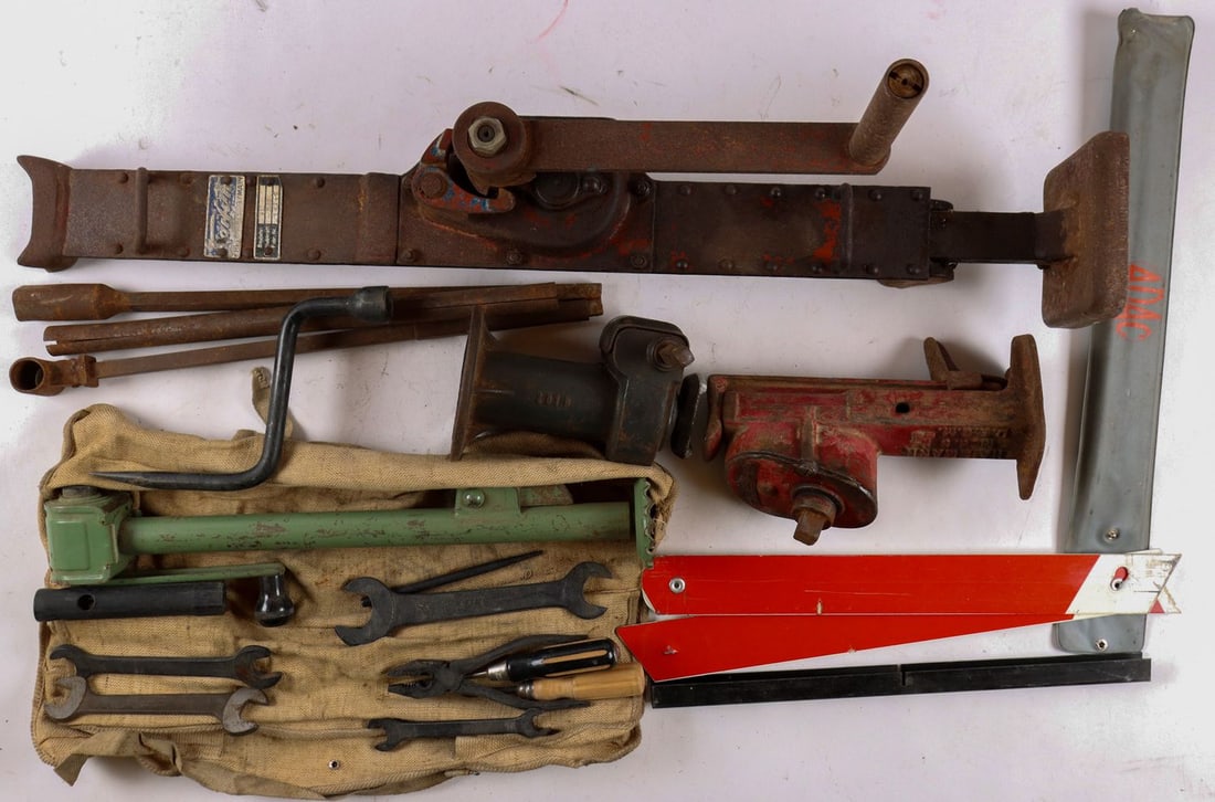 Automobilia 7-piece car jack set from the 1960s (1 of 1)