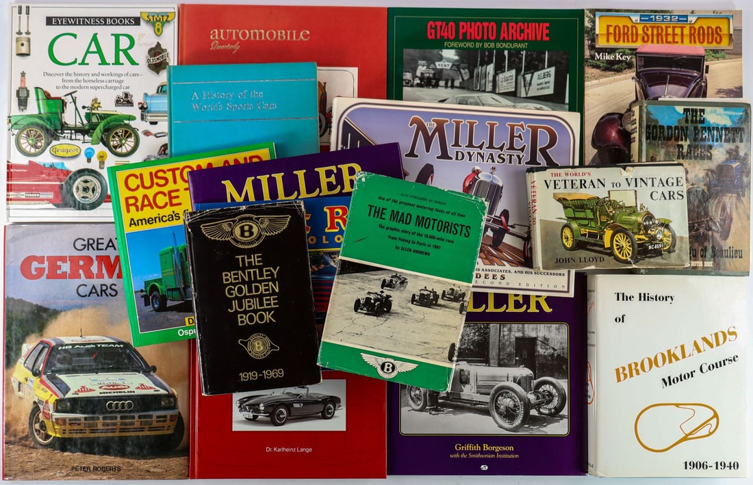 Buch 19-piece, 1960s–1990s: Rolls-Royce and Bentley by Klaus-Josef Roßfeldt, The Bentley Golden Jubilee Book 1919-1969, The History of Brooklands Motor Course 1906-1940, etc., all in English