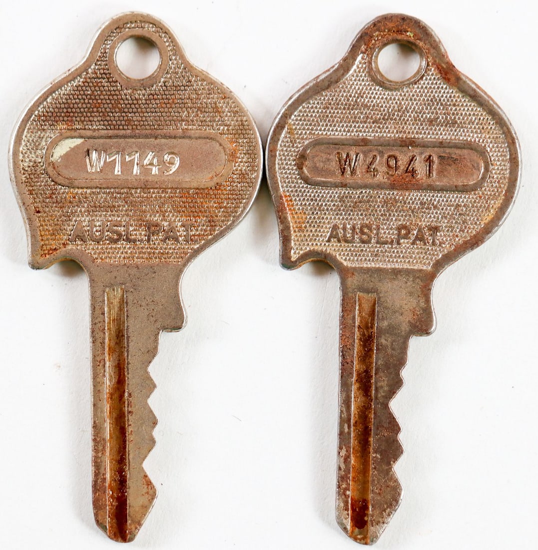 Ferrari 2 keys from the manufacturer Neiman: Used