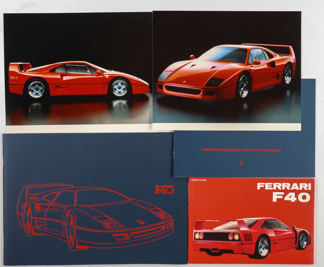 Ferrari 2-piece Type F40: Owner's manual, Italian, press kit incl. brochure and 2 original color press photos, 20 x 25 cm, English