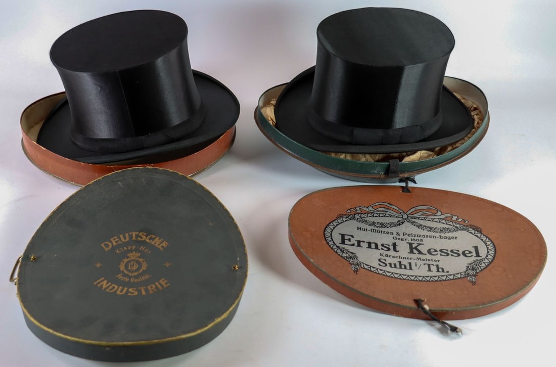 Gentlemens Corner Antique gentlemen's hats with original bo (1 of 3)