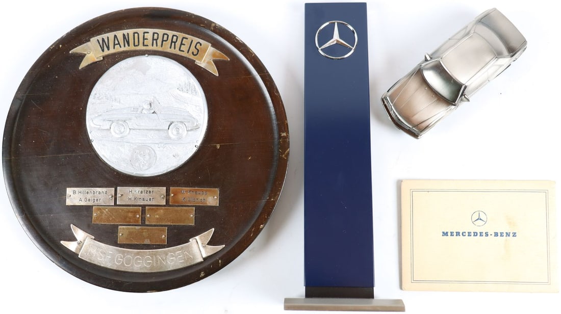 Mercedes-Benz 4-Piece: High-quality Mercedes-Benz table display made of premium materials, high-gloss, chrome, mirror effect, formerly displayed in Mercedes-Benz conference rooms (reception desks), height: 31 cm, plus