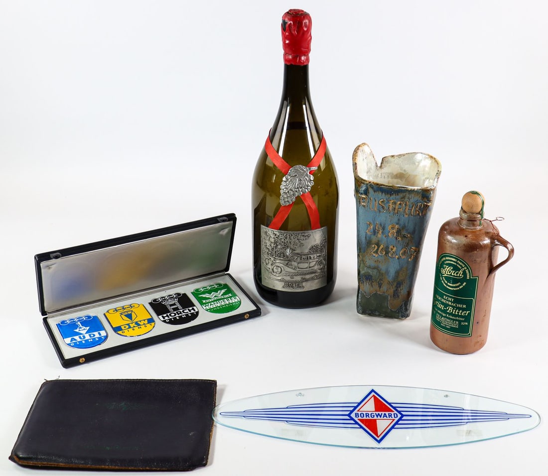 Automobilia 6-piece: Wine bottle 'August Horch Edition', H: 45 cm, Horch stoneware bottle 'Echt Reichenbecher Grün-Bitter' (without contents), ceramic vase with inscription 'Ausfahrt 24.8 - 26.8.07', H: 25 cm, Horch/Audi