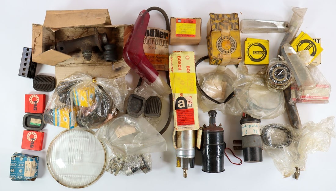 Automobilia Approx. 45-piece spare parts (1 of 1)