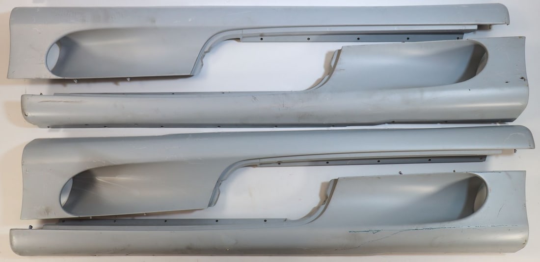 Ferrari 4x side skirts NOS for Type 360 Modena: Left side