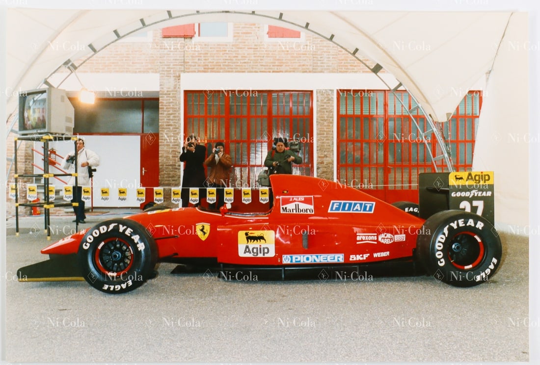 Ferrari Large-format original color press photo presentatio (1 of 2)