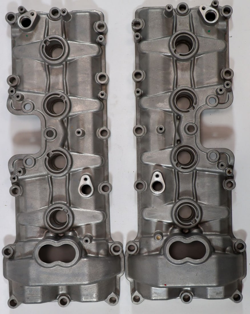 Ferrari Set of Valve Covers for Type 458 Italia: Part numbers: 250892 and 250893, unpainted