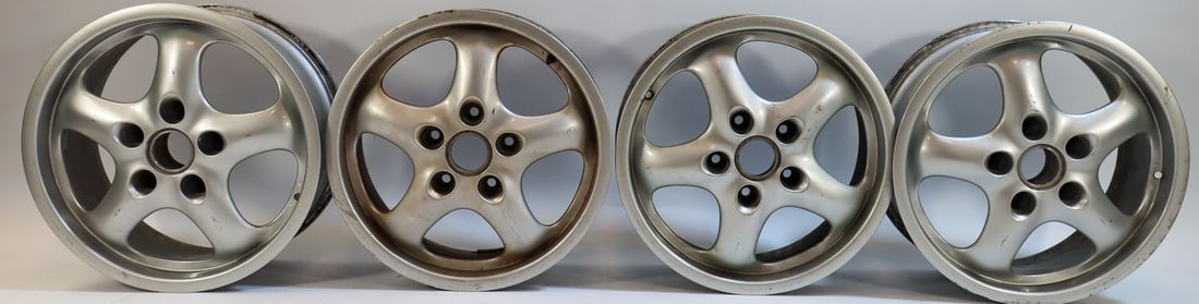 Porsche 1x set of rims for Type 993 Cup: 2x 8J x 17, ET30, 2x 7J x 17, ET55, Part no. 993.362.126.0