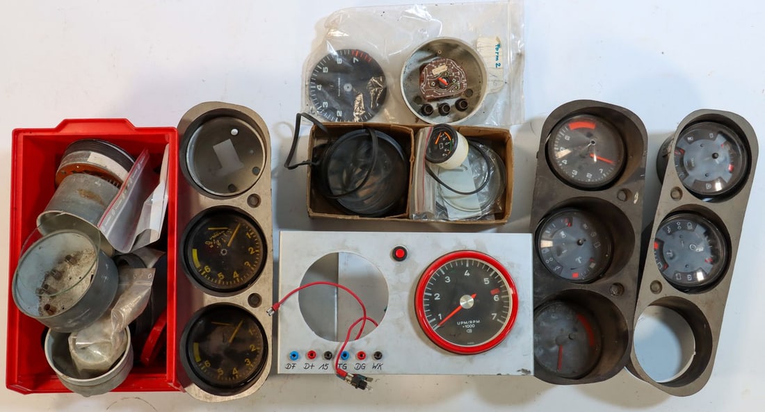 Porsche 60-piece instruments for Type 924 and 944: Part numbers: 914.641.302.10, 477.919.033.B, 944.641.205.01, 911.641.301.06 etc., used