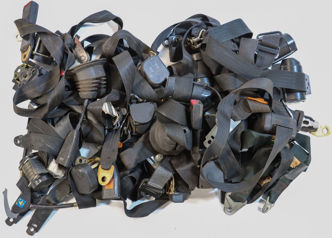 Porsche Approx. 50-piece lot of seatbelts for Type 911 F-Mo (1 of 1)