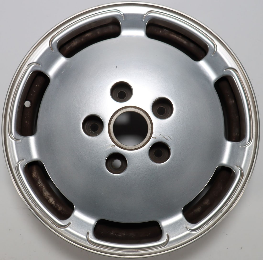 Porsche Rim for Type 928 (1 of 5)
