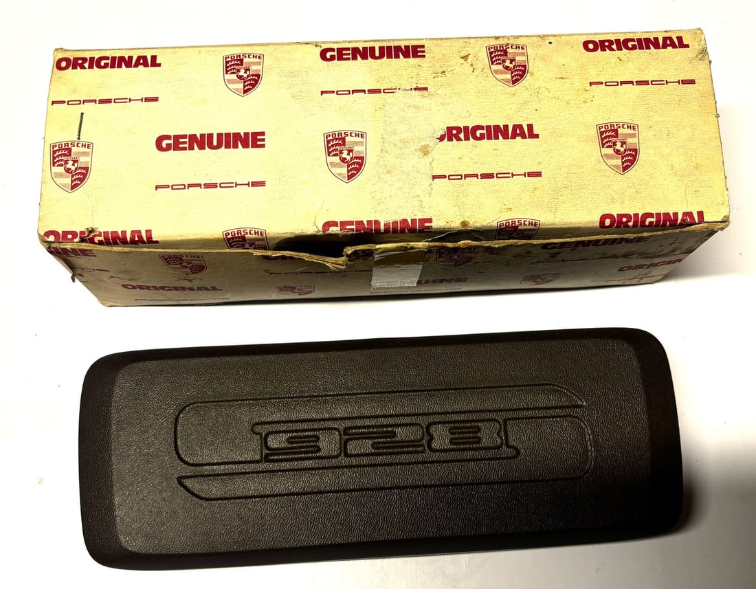 Porsche Steering wheel cap for Type 928 S4 (1 of 2)