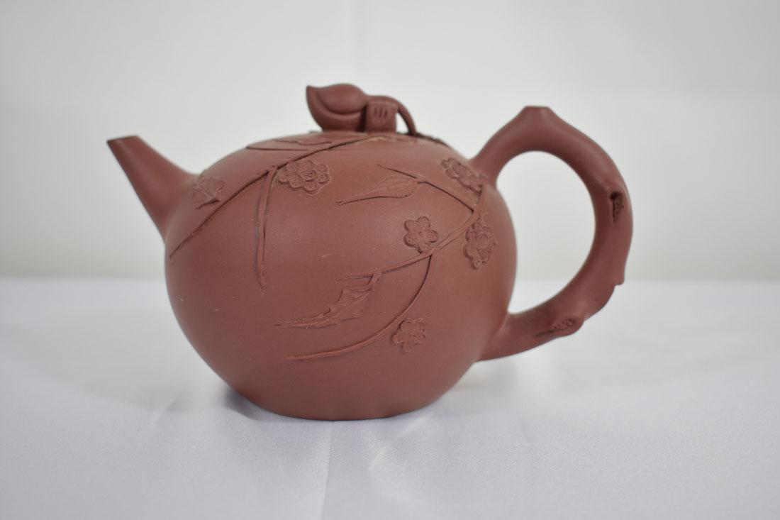 Chinese Teapot Yixing 19C signed Ch'inglung Mark (1 of 12)
