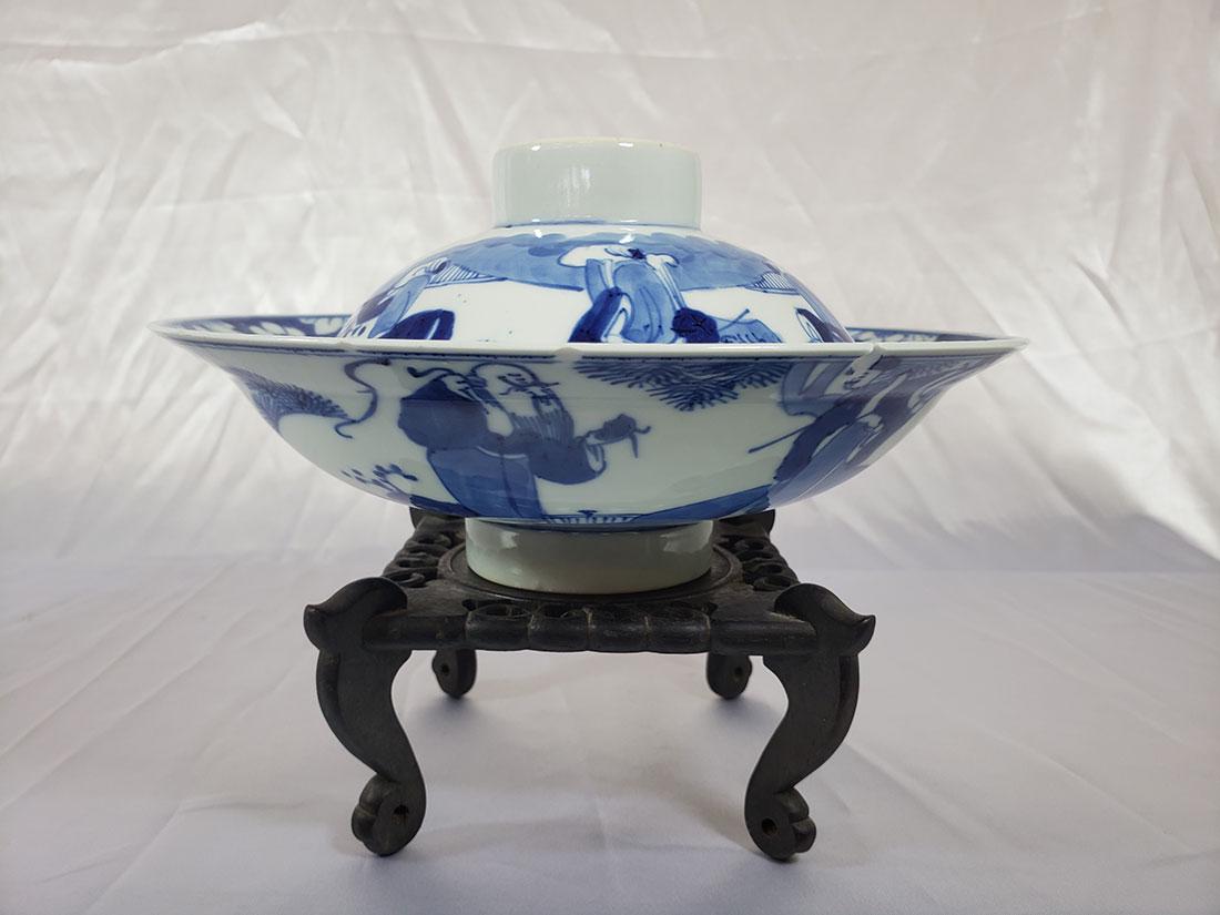 A Fine Antique Chinese Blue & White Dish 19th c (1 of 15)