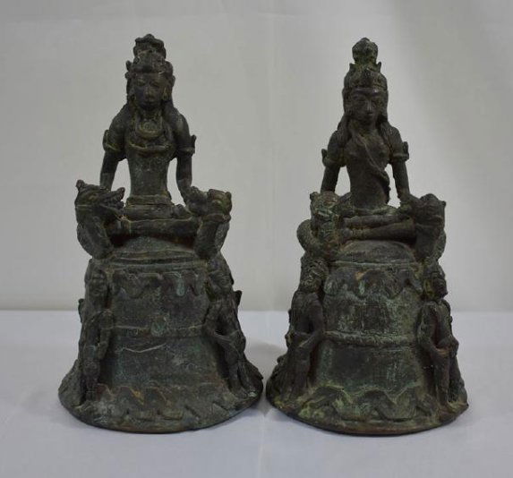 Pair Of Bronze Javanese Temple Figural Bells 10-11 Cent (1 of 17)