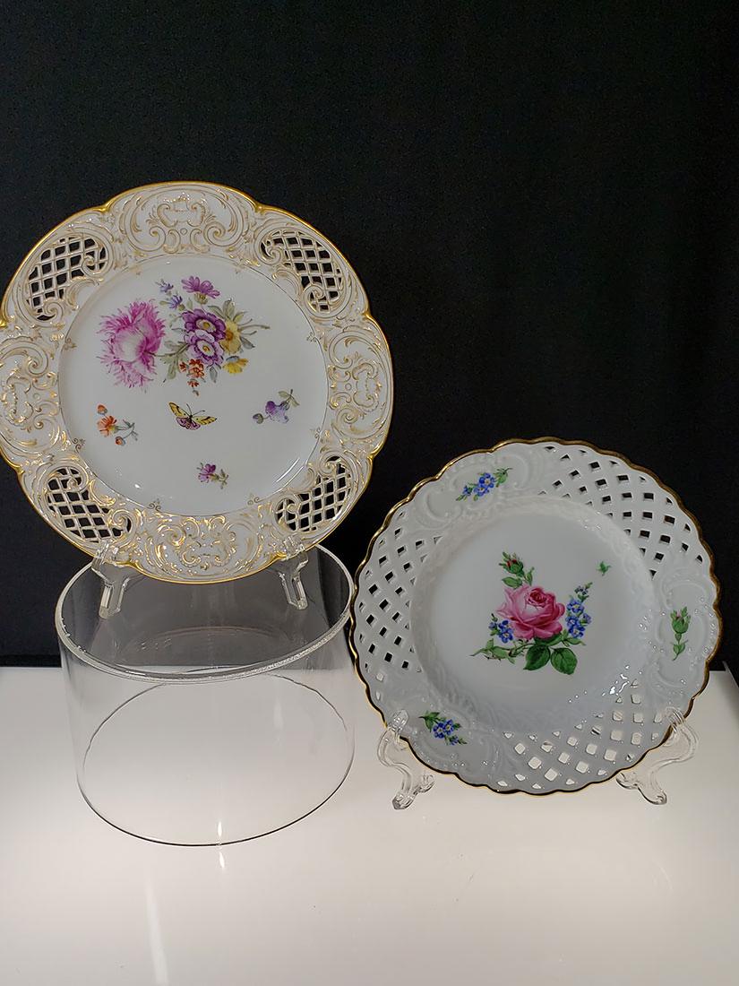 Lot 2 Porcelain Plates Meissen & KPM, Plus Dog: Lot 2 Porcelain Plates, Meissen & KPM, plus Dog Measures 7 1/4", 7 5/8"
