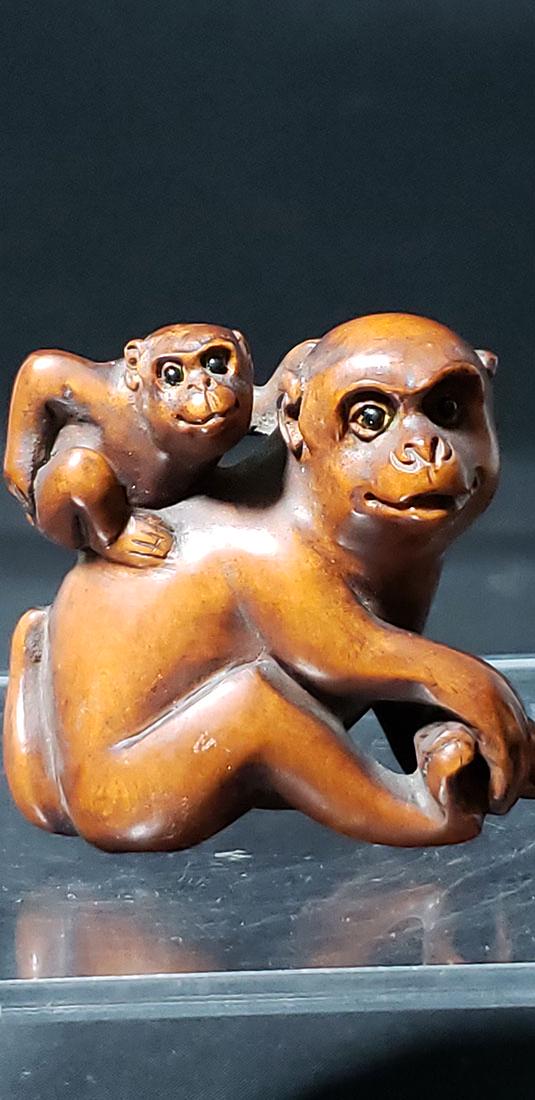 Carved Wooden Monkey Netsuke Signed Meiji Pd: Carved Wooden Monkey Netsuke Signed. Measures 1 3/4" x 2" x 1"