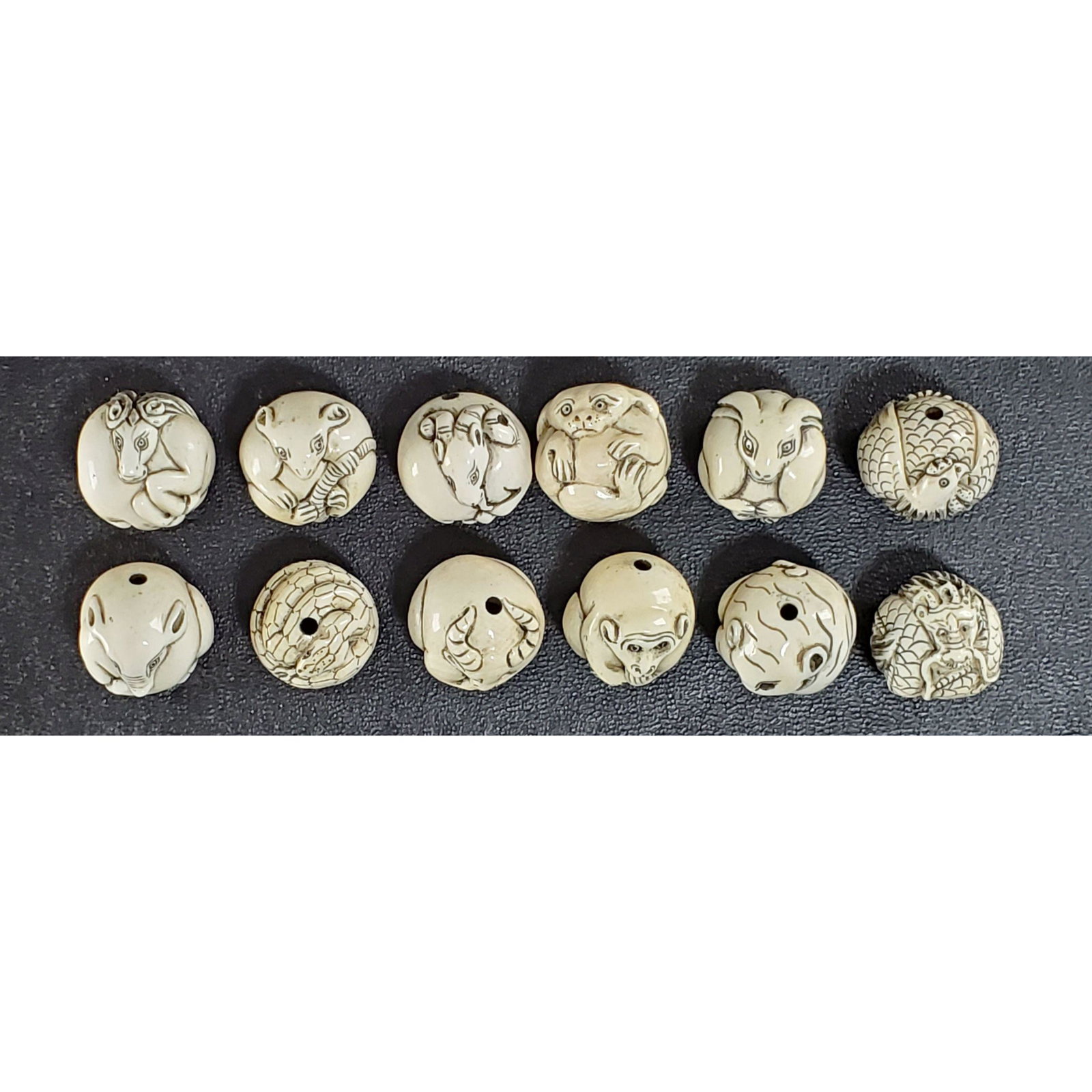 12 Signed Japanese Ojime Beads Meiji Period 19th Cent: 12 Signed Japanese Ojime Beads Meiji Period 19th Century. Each approx 1" Diameter