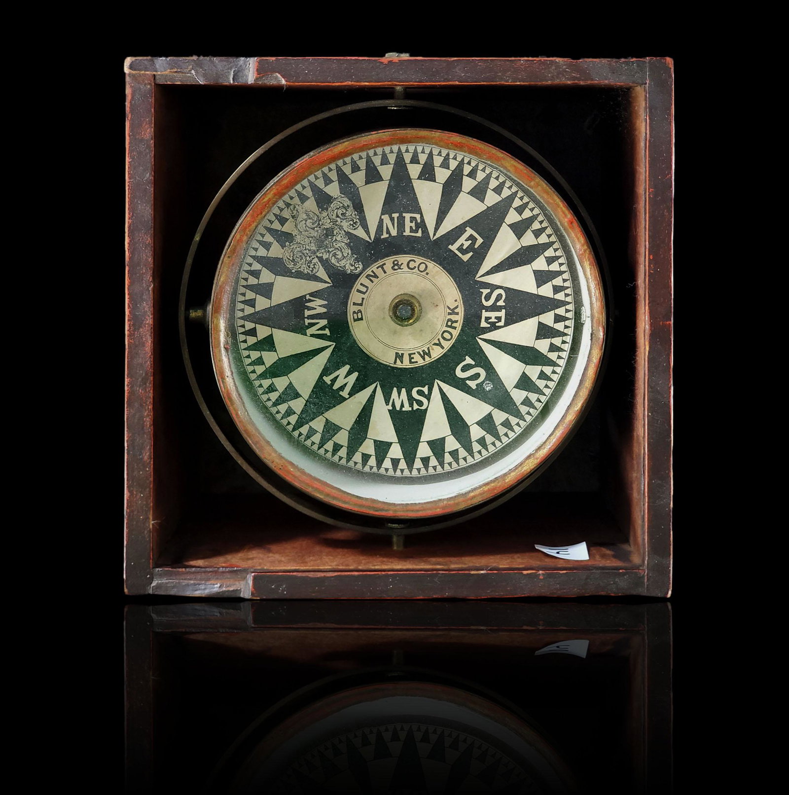 Antique compass Blunt And Company New York 19th c: Antique compass Blunt And Company New York 19th c. Compass face 7.5" Diameter. Box missing lid / cover.