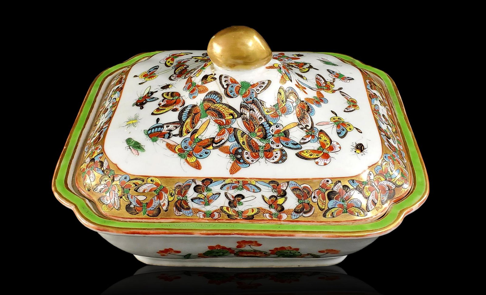 Qing Dynasty, 1000 butterfly pattern, porcelain dish: A late Qing Dynasty, 1000 butterfly pattern, porcelain casserole dish with antique native repair to lid using staples. Measures 10.5" x 9.5" x 6.5"
