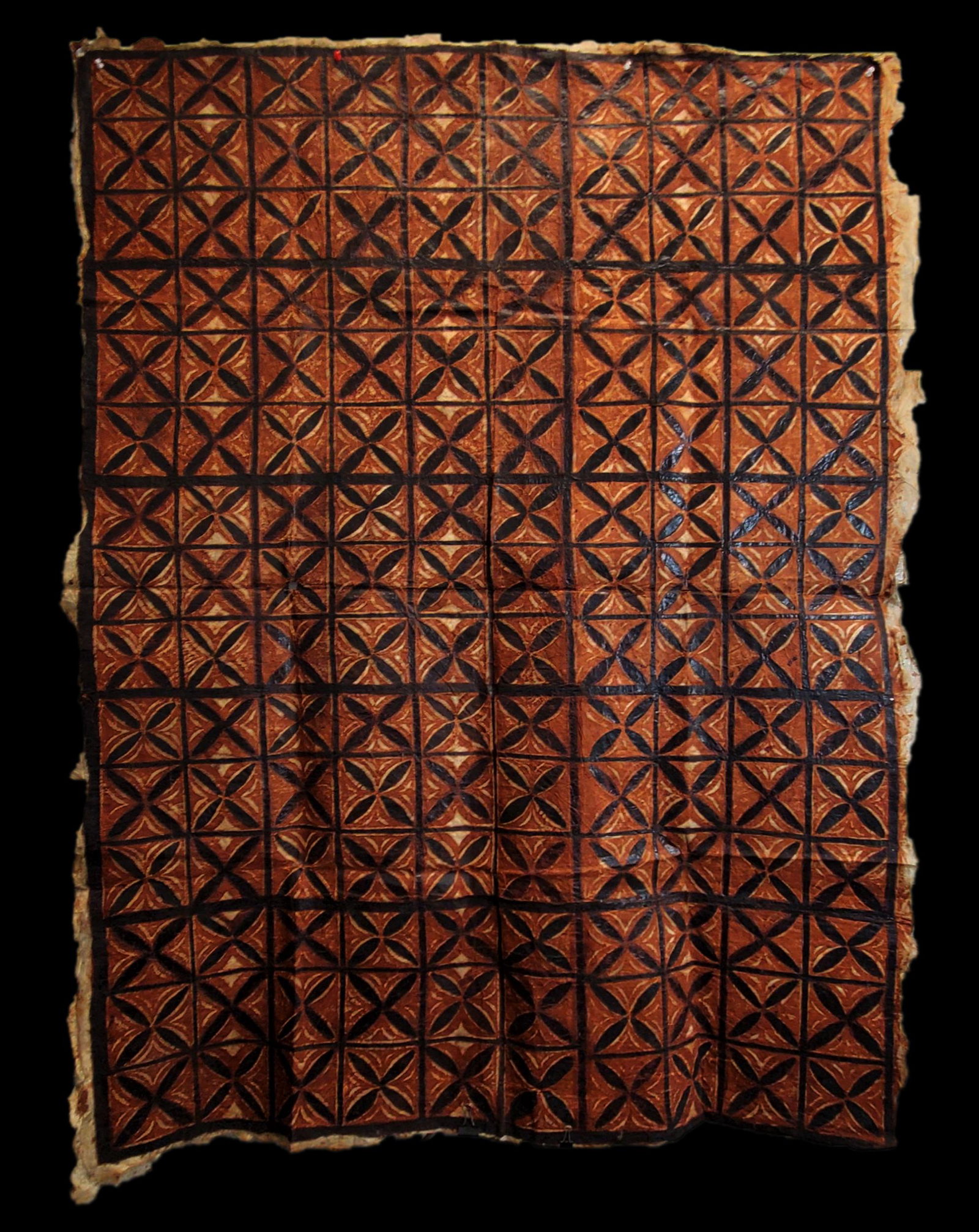 Fine antique Polynesian tapa textile possibly Hawaiian: Fine antique Polynesian tapa textile, possibly Hawaiian. Measures 49" x 70"