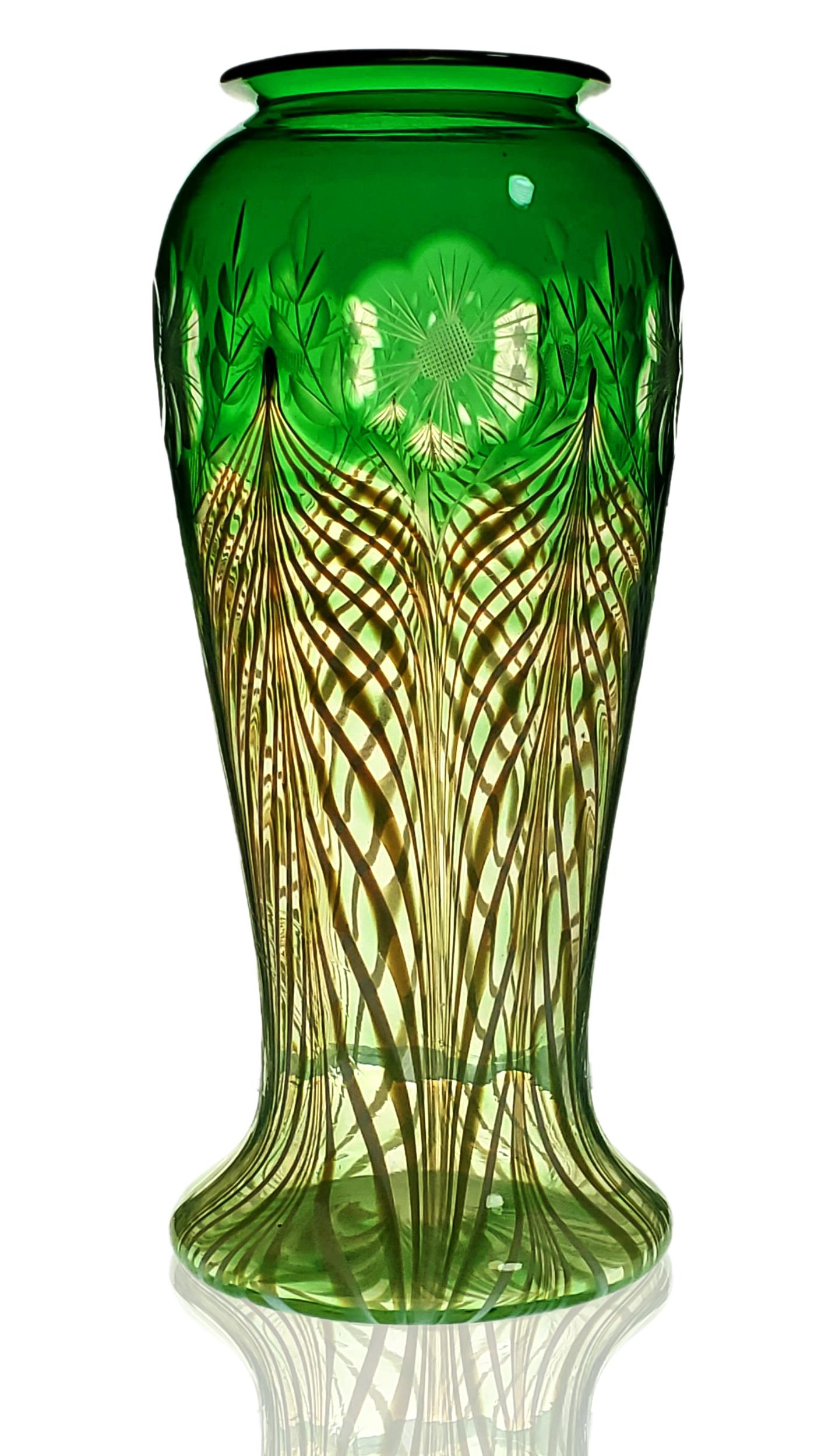 Durand green Pulled Feather design vase w/ engraved FL (1 of 14)