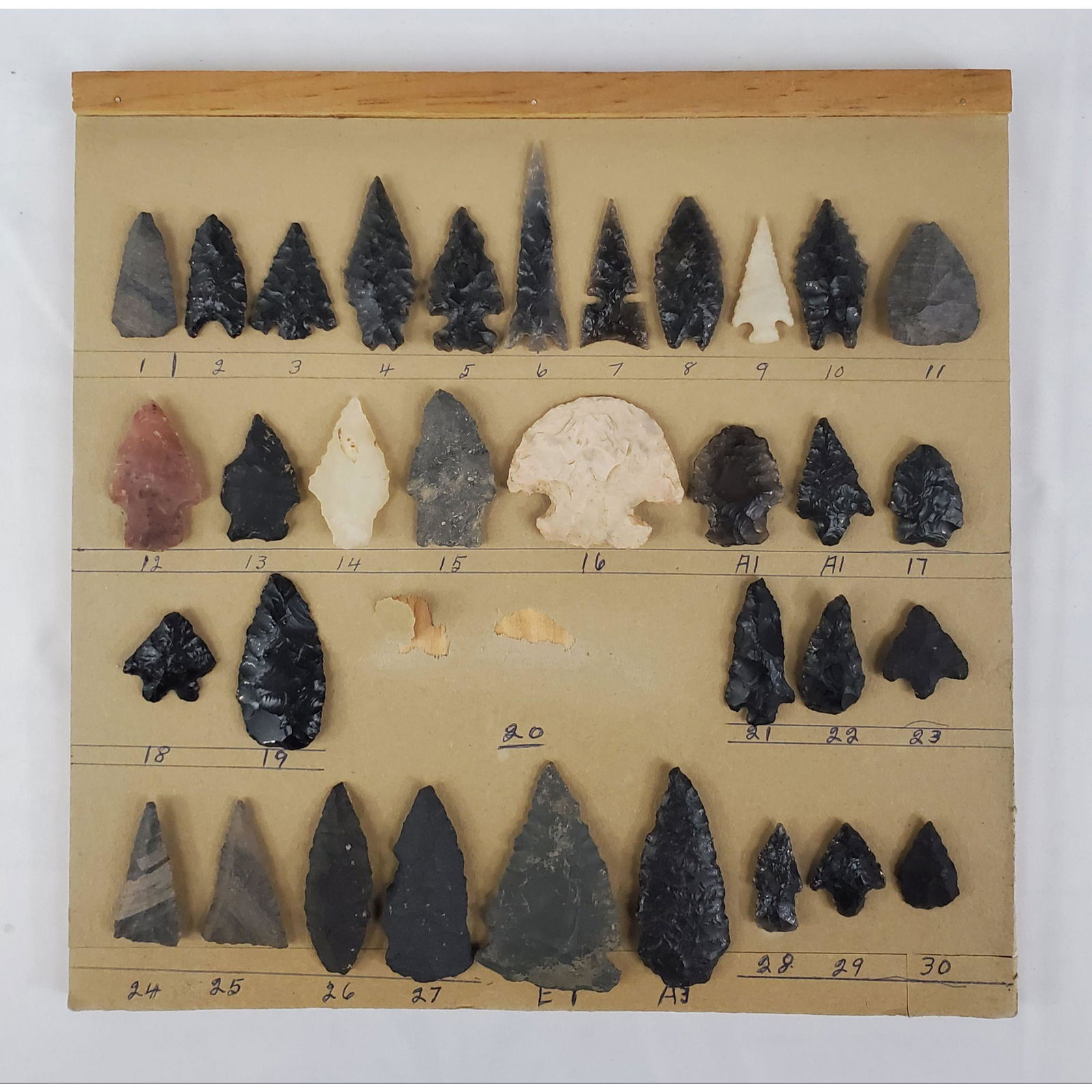 Native American Artifact Arrowheads 33 Pcs (1 of 13)