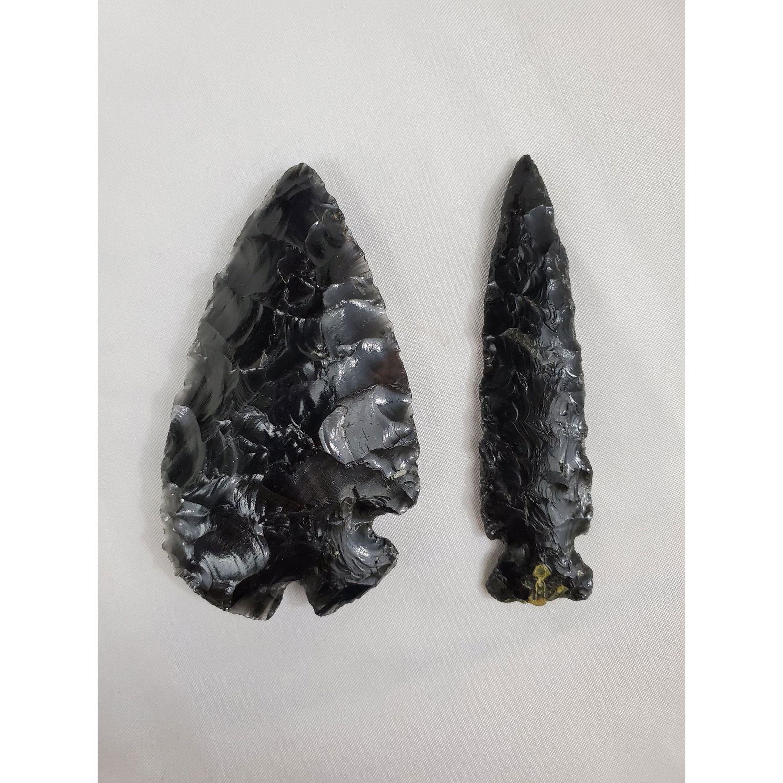 2 Native American  Artifacts arrowheads (1 of 10)