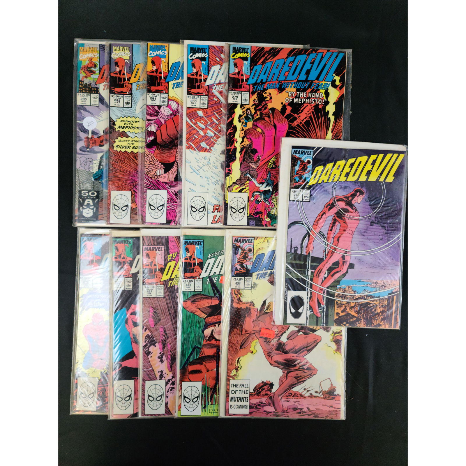 Lot Of 11 Vintage Marvel Comics DAREDEVIL The Man Witho (1 of 12)