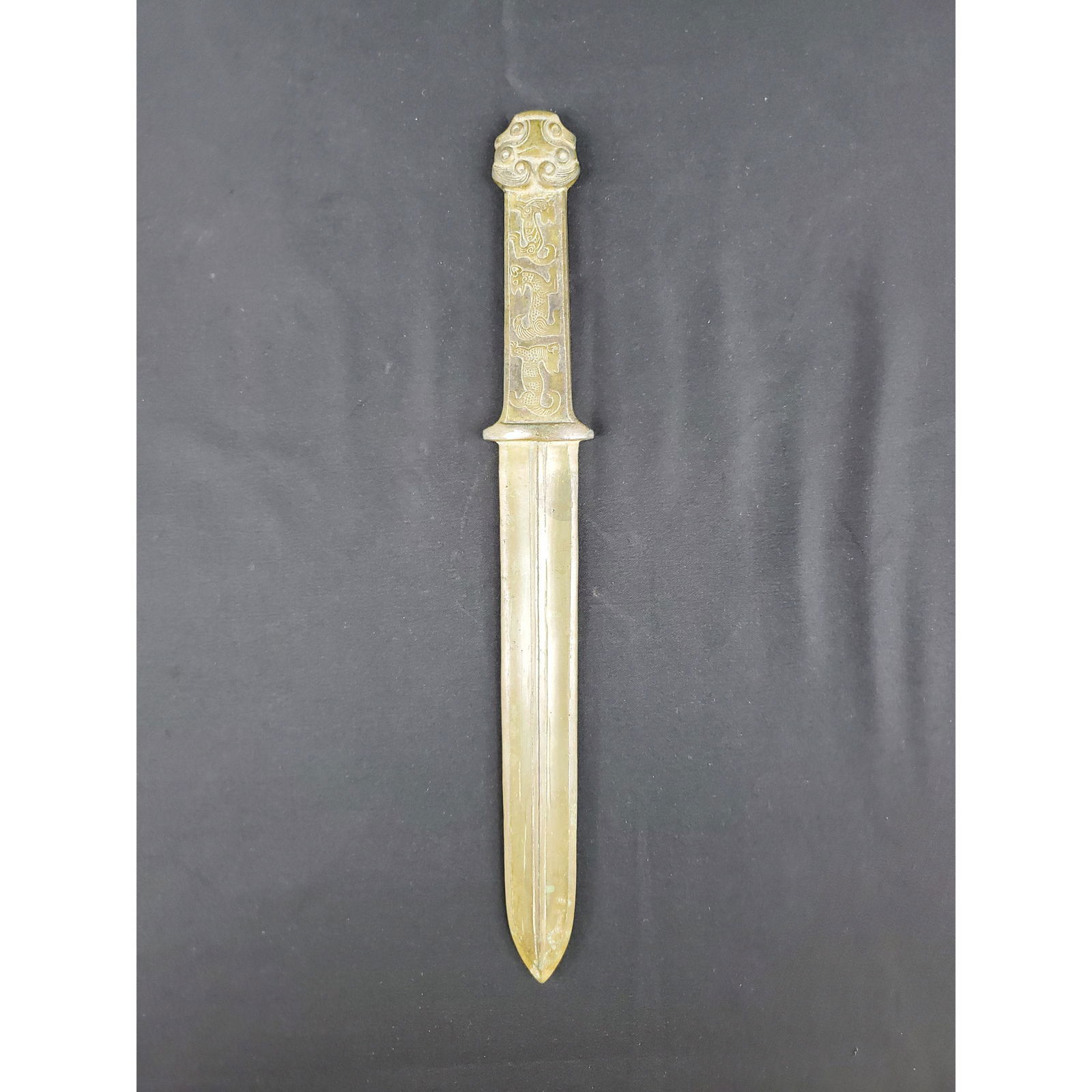 Interesting Chinese Bronze Dagger (1 of 18)