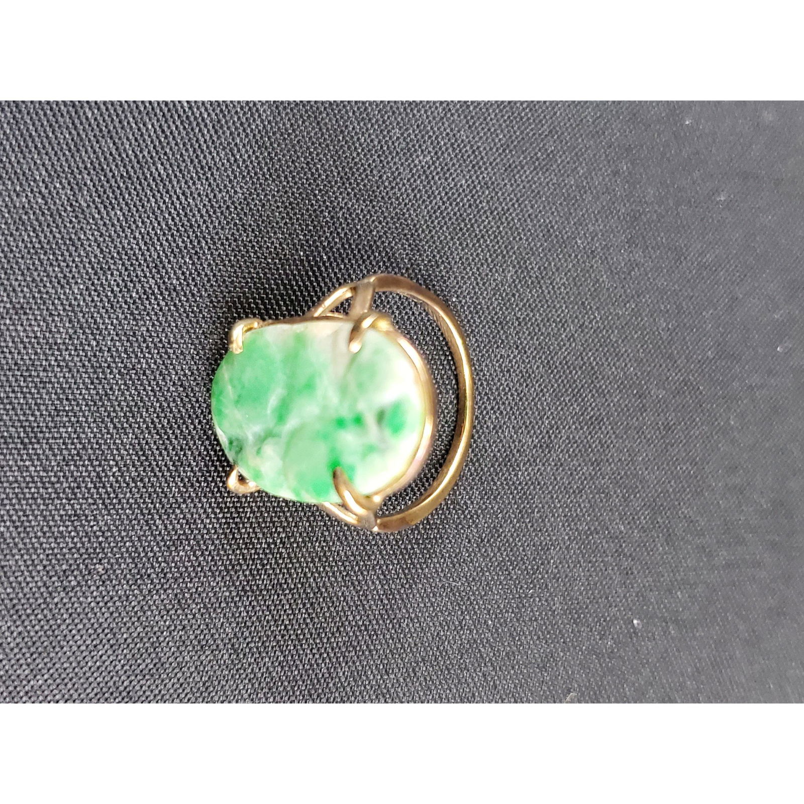 Antique Chinese gold and jade ring (1 of 6)