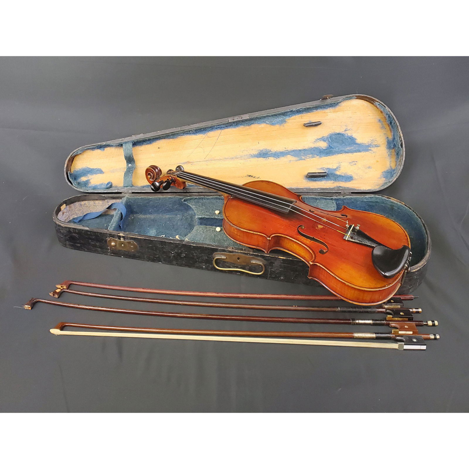 Old violin in a case with paper label Antonius Stravida (1 of 20)