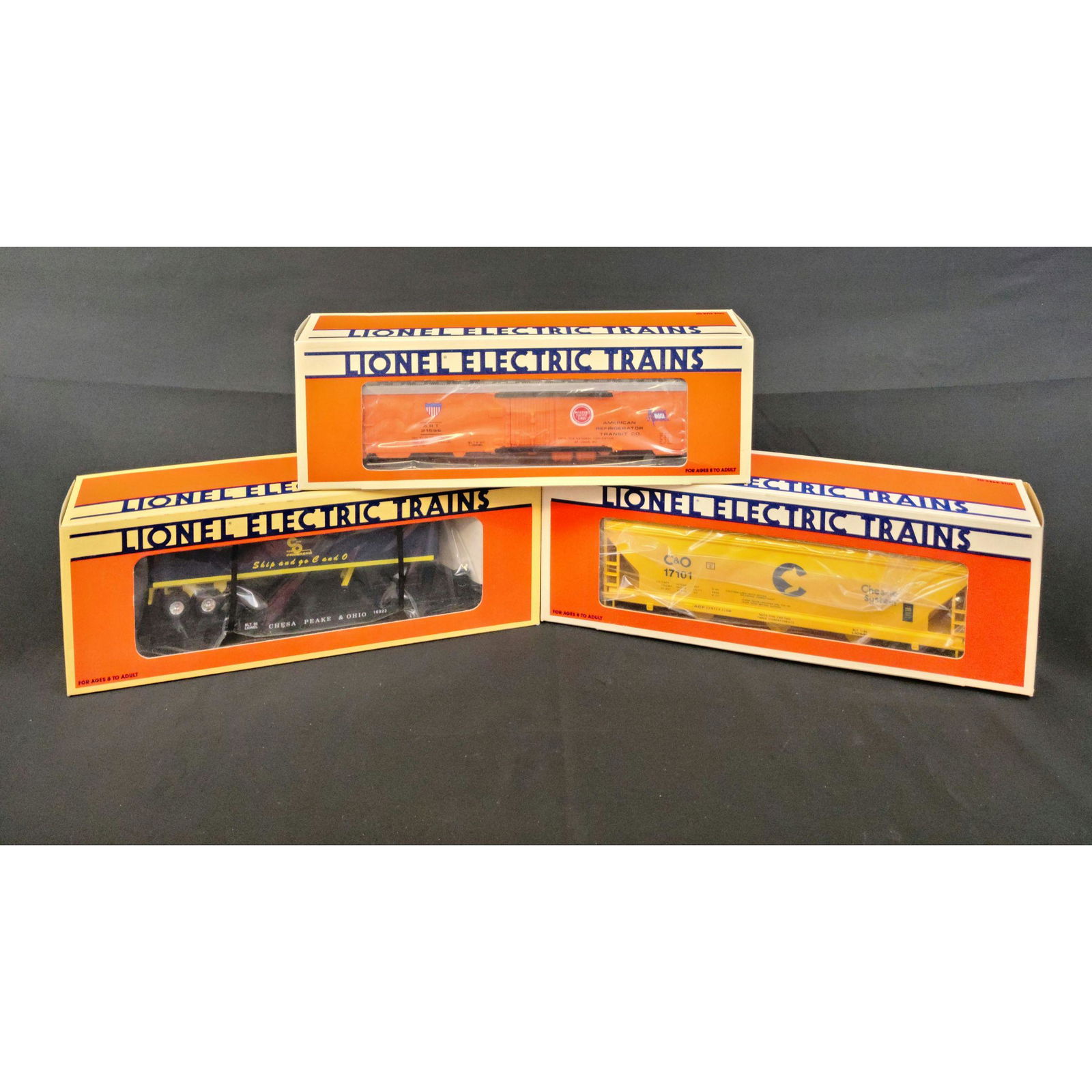 3 Lionel trains in original boxes O SCALE (1 of 4)