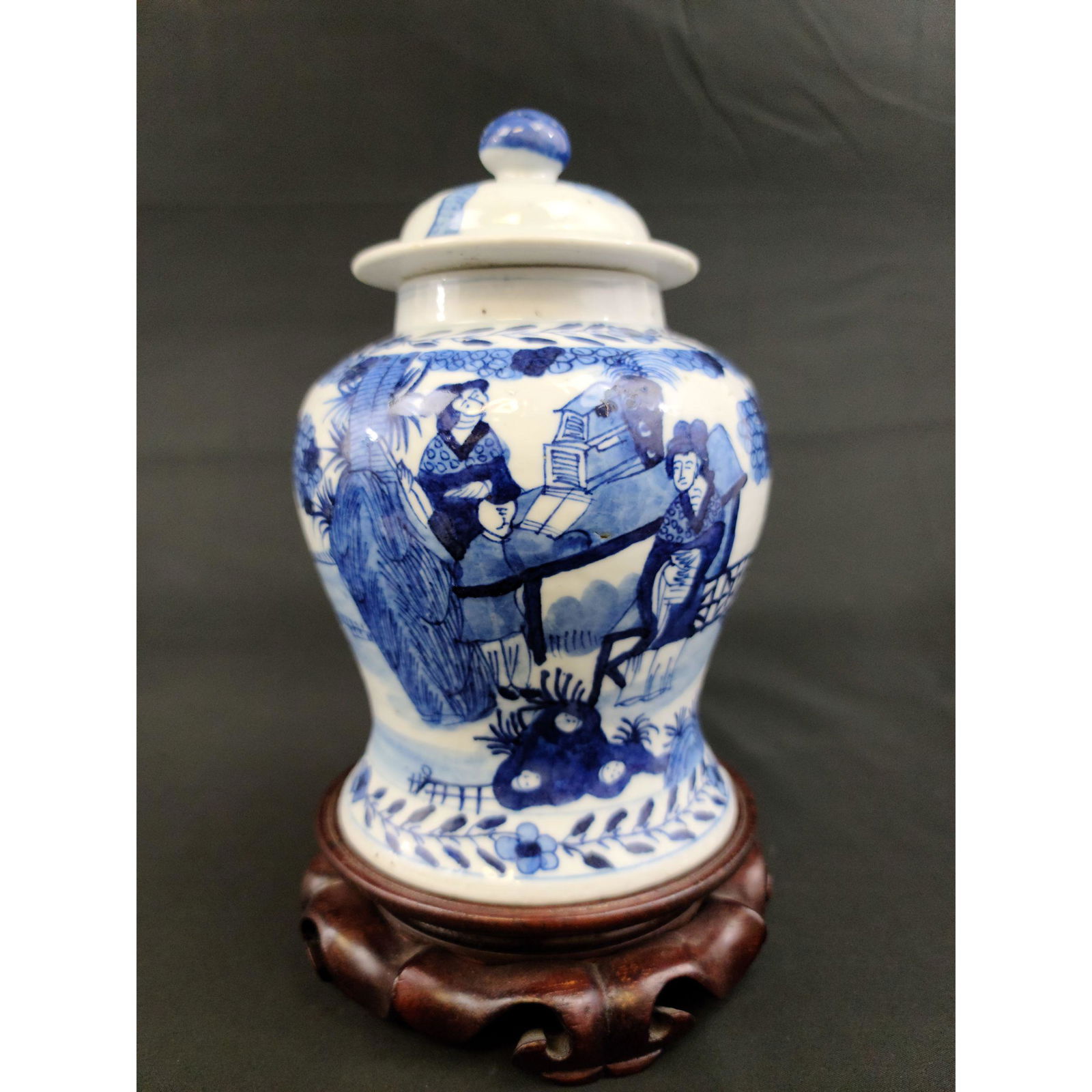 Antique Chinese blue and white jar double ring mark (1 of 20)