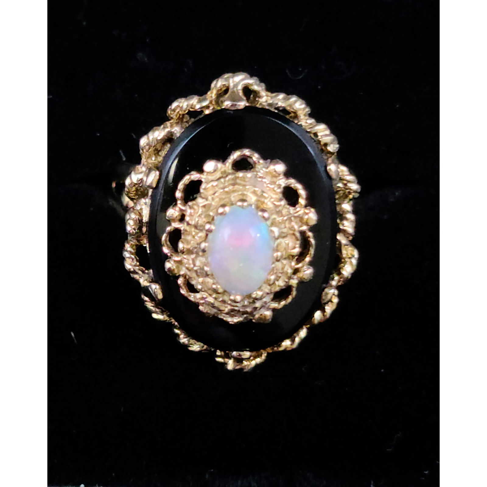 Opal, Onyx & 14 K Gold Ring Size 10 10 grams (1 of 10)