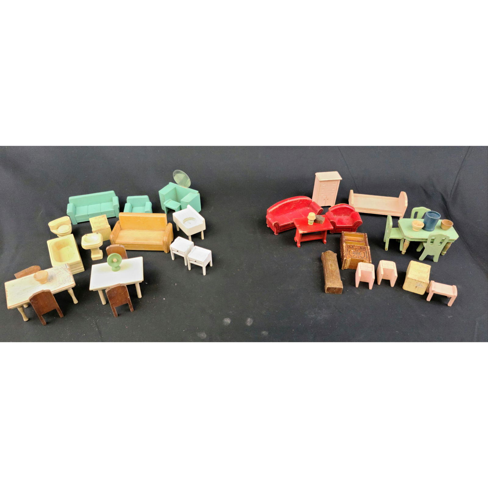 32 PCS Vintage Wooden Doll House Furniture (1 of 10)