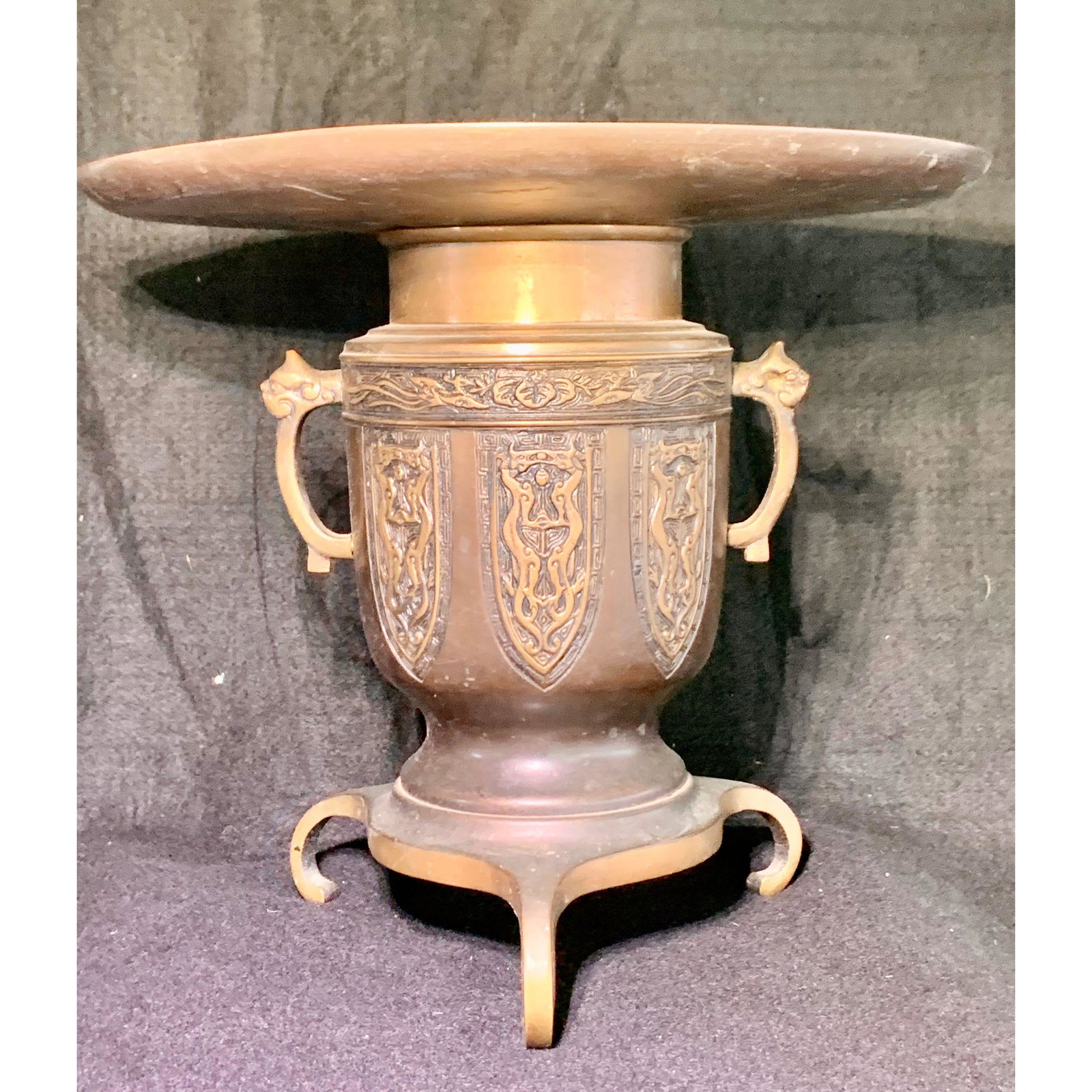 Antique Bronze Usabata flower arranging vase. Meiji Pd: Antique Bronze Usabata flower arranging vase. Meiji period Japan. 11” tall.