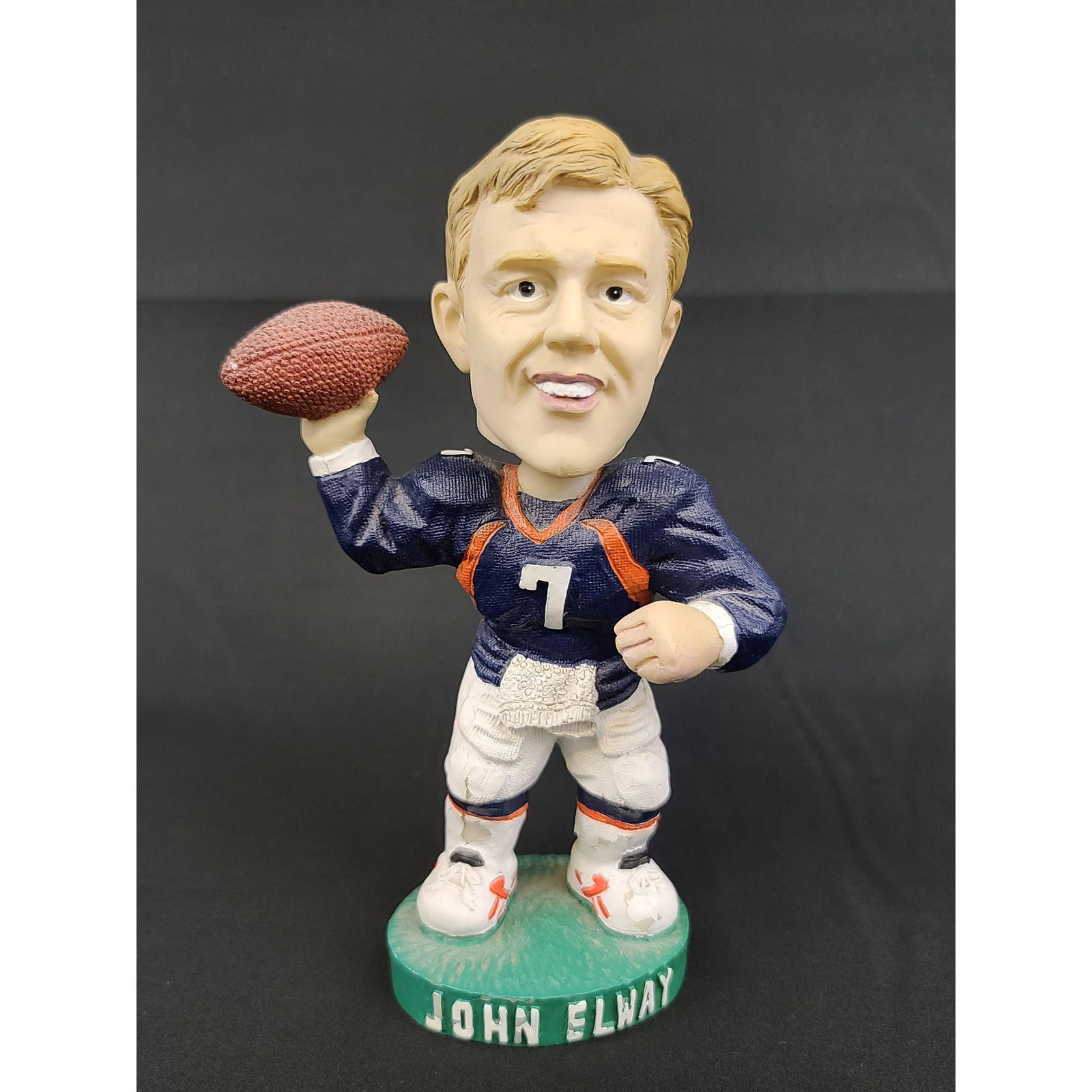 JOHN ELWAY Denver Broncos Bobblehead Limited Edition: JOHN ELWAY Denver Broncos Bobblehead Limited Edition 1839/7777 Measures 6 3/4"