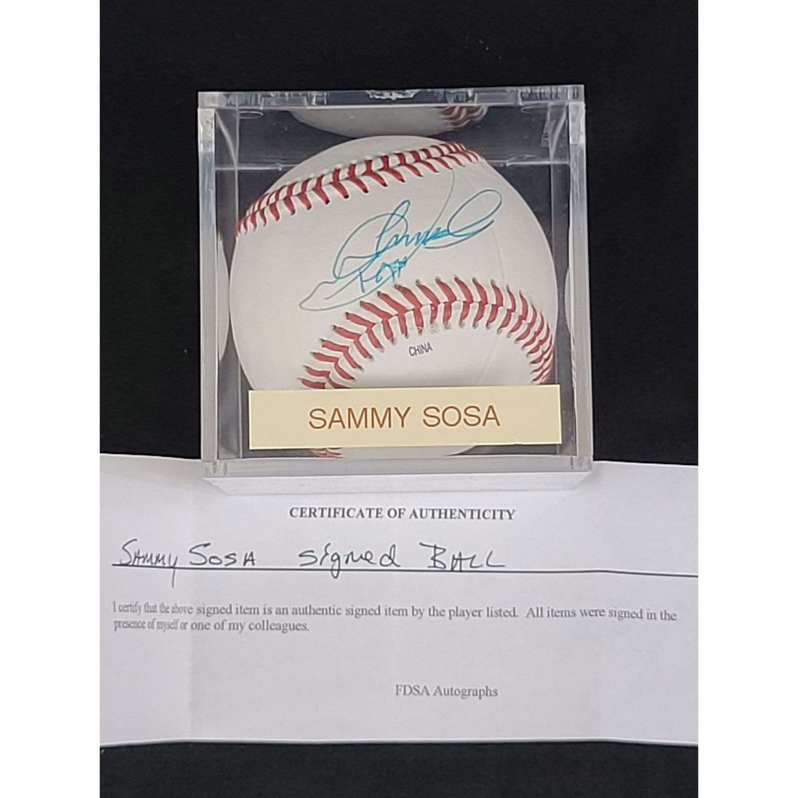 Official MLB SAMMY SOSA Autographed Baseball with COA (1 of 2)
