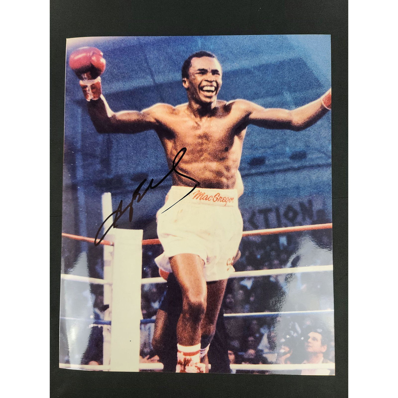 SUGAR RAY LEONARD AUTOGRAPHED PHOTO W/ COA (1 of 2)