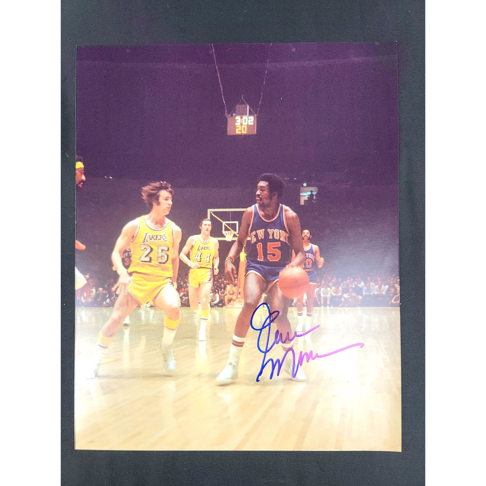 NEW YORK KNICKS EARL MONROE AUTOGRAPH w/ COA: NEW YORK KNICKS EARL MONROE AUTOGRAPH W/ COA 8x10