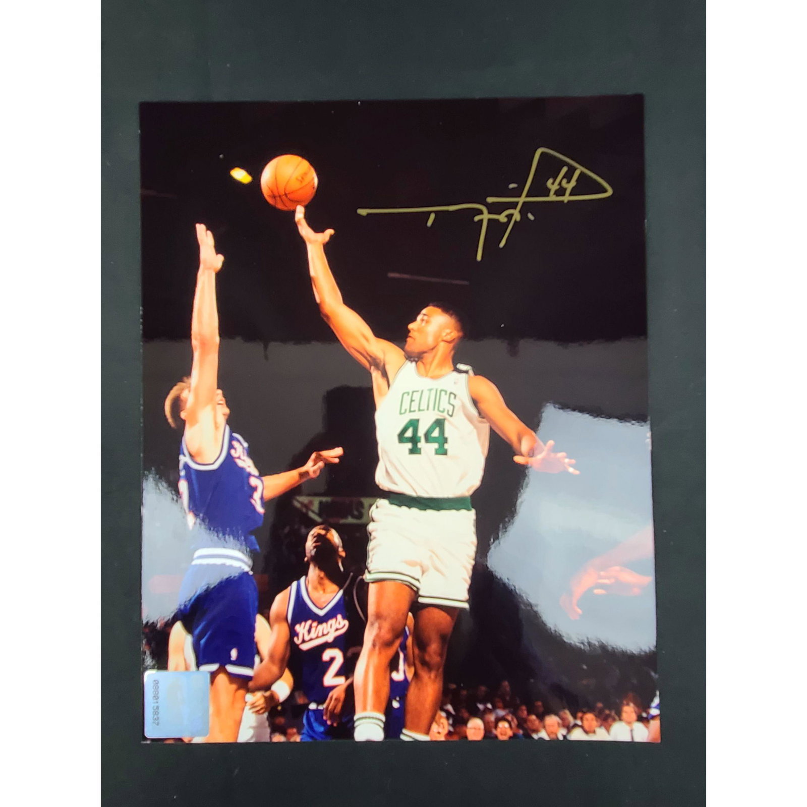 BOSTON CELTICS RICK FOX #44 Photo w/ COA: BOSTON CELTICS RICK FOX #44 Photo w/ COA