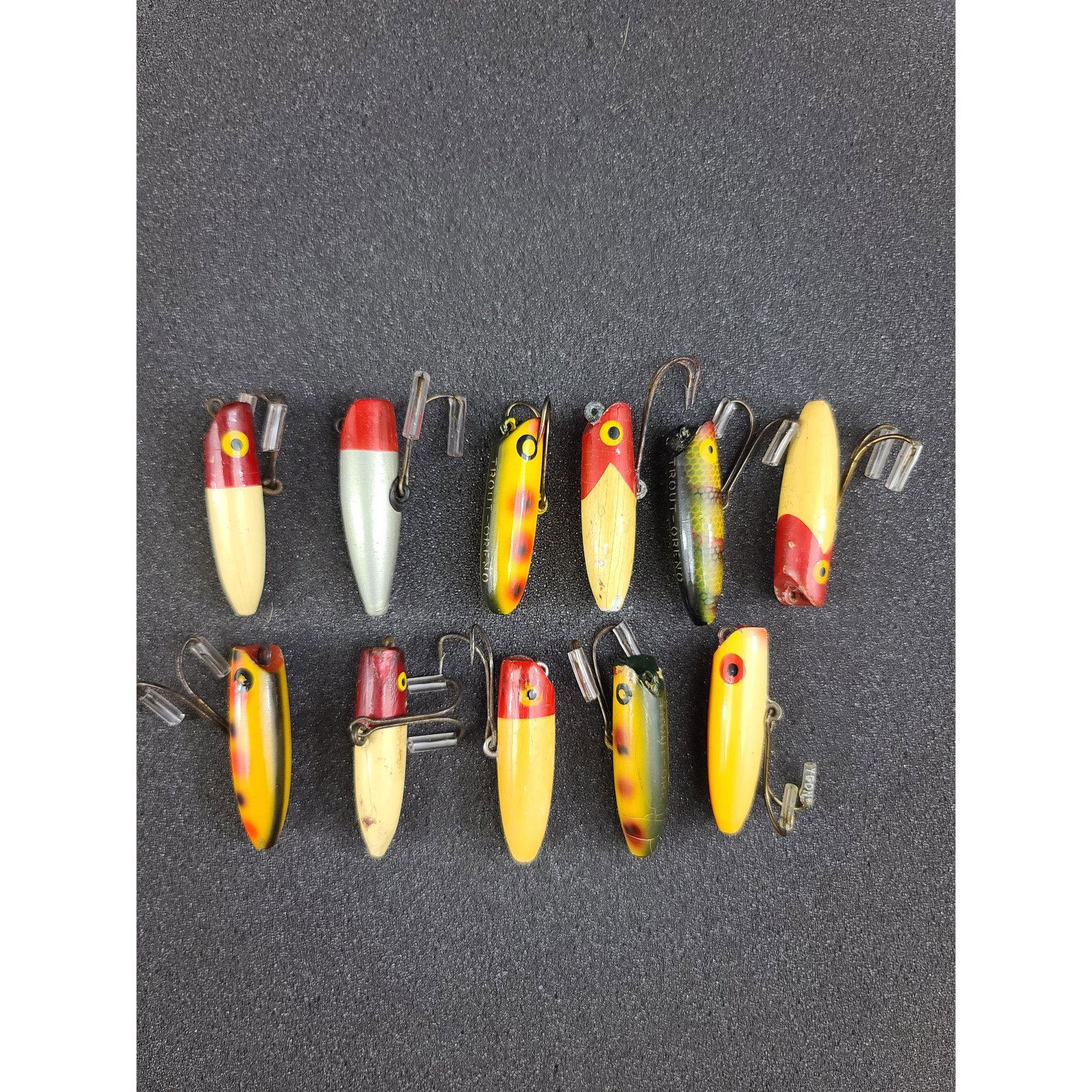 Lot of 11 Vintage Fishing Lures: Lot of 11 Vintage Fishing Lures
